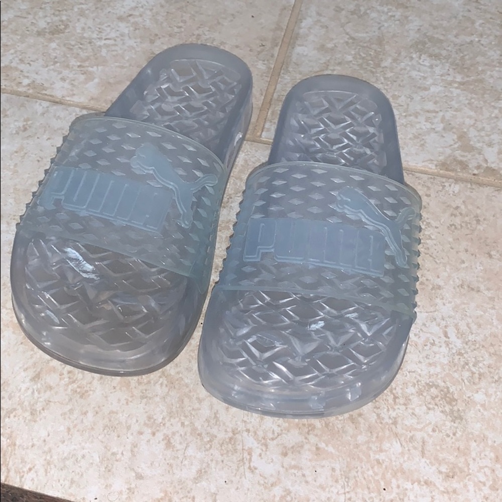 Rihanna Fenty Gelly Slides.